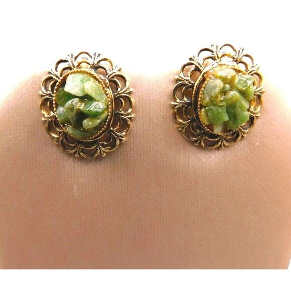 Vintage Clip On Agate Earrings Green Clustered Chips Filigree Gold Tone - Picture 2 of 11